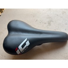 IGNITE 山地車鞍座, 如圖所示, 1個
