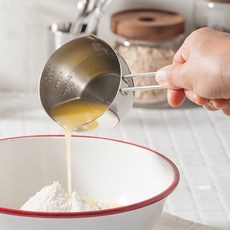 哈日媽咪的愛敗日記 日本製 相澤工房 不鏽鋼雙口計量杯 附柄量勺 精準測量烘焙工具, 銀色, 1個, 200ml