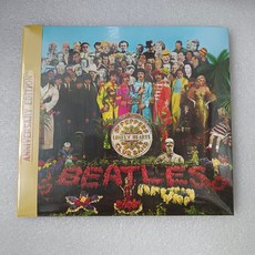 披頭士樂隊 佩珀軍士的孤獨之心俱樂部樂隊 CD+歌詞本 周年紀念版 全新未拆封, 如圖所示