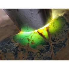 七彩翡翠 危料 瓜料 瓜地馬拉 脫砂 發黑 原石 賭 冰種 牌子 戒面 台灣出貨 520g, 1個