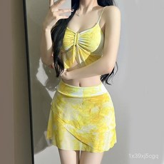 織女star2024新款分體泳衣，性感保守印花裙式泳衣，帶胸墊平角褲，台灣出貨