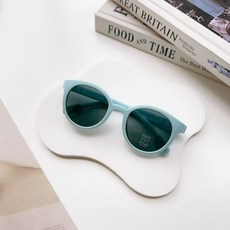 Q.M SHOP兒童太陽眼鏡：輕巧偏光矽膠彈性微圓框，檢驗合格抗UV400，多色可選，保護眼睛。