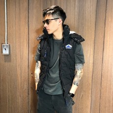 Superdry 連帽背心，防風保暖，男款，黑色，S號，AU96
