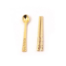 [아이디몬] 미니어처 수저 젓가락 세트 1개입 식기 인테리어소품 데코 모형, 금색