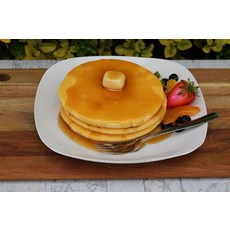 Just Dough It 과일이 든 팬케이크 가짜 접시 341857, 화이트