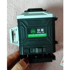 水平儀 綠光 8線 充電器 一塊鋰電池 防摔工具包, 1個