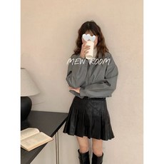 MEW ROOM 帥氣短款軟皮外套 現貨 短款皮外套 韓系皮衣 皮夾克 口袋外套 高級感翻領素面 短版 拉鍊 翻領 外套