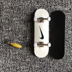 手指滑板 指尖滑板 迷你滑板 砂紙合金指尖軸承輪 新手入門 台灣出貨, 黑勾手指滑板, 1個