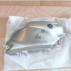 山葉 YAMAHA R15 V4 油箱側蓋 BCW-WF412-00-P3 BCW-WF413-00-P3, 右邊