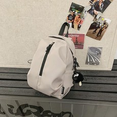 旅遊小型輕便揹包新款登山包旅行休閒戶外大學生簡約雙肩包書包, 淺灰色+掛機件