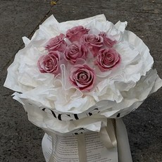 Floraflower永生花花束-玫瑰瑪德琳情人節告白畢業禮物 520/七夕送禮 玫瑰花永恆綻放, 不加購提袋