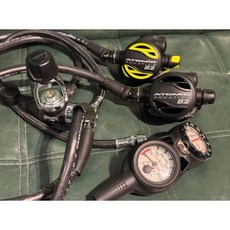 ATOMIC B2 調節器組 (調節器、備二、二用錶) 2年保固, 黃色,黑色, ATOMIC B2 調節器組 B2 備二 二用錶 2年保固 萬向接頭