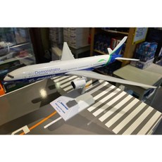 RBF絕版 JC 金屬 1:200 波音 BOEING 777-2 XX2320 飛機模型, 1個