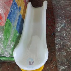 플라스틱 슬라이드 놀이터 미끄럼틀 놀이기구 수영장 빠지, 젖을 섞은