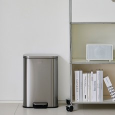 한샘 디럭스 스텐 페달 휴지통 밀폐 쓰레기통 20L, 실버