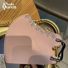 퀸앤조이여성 봄가을 트윙클 큐빅라인 레터링끈 패션 마스크 ****** 빅사이즈