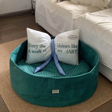 강아지방석 추천 강아지침대 반려동물소파 소형견용 침구 긁힘방지 내구성 뛰어난 안정감 제공 소파형 디자인, 1개, 애완동물 구멍 - 딸기 숲