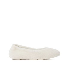 스튜어트와이츠먼 피루에트 슈퍼 칠 아몬드 토 플랫