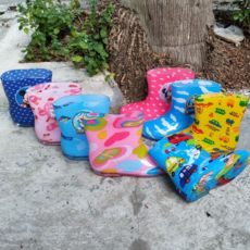 兒童卡通雨鞋，柔軟水晶底，可配保暖棉套