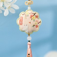 桃園出貨 龍年新款【刺繡系列】卡通雙面刺繡吊飾刺繡手工diy材料包平安符 車掛飾自繡香包香囊雙面繡 交換禮物保佑平安, 四季貓香囊（送平安玉扣+繡繃）, 1個