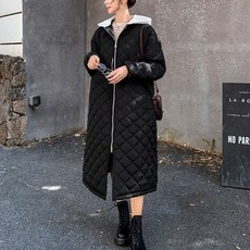 寬鬆版型女款連帽長版絎縫鋪棉冬季夾克