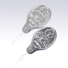 【可樂牌Clover】日本原廠薄片穿針器(二入) 15-001，輕鬆穿針引線，手工藝必備工具，輕巧方便攜帶, 1個