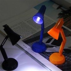 한이용품2 미니 독서등 10x4cm 독서스탠드 책상조명 무선스탠드, 혼합