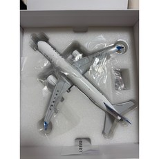 中國南方航空 C919 民航客機模型 1/100, 1個