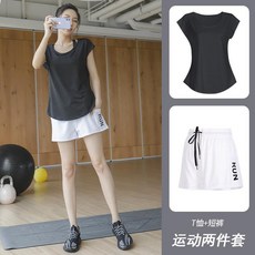 運動套裝女新款寬鬆夏季T恤+短褲 跑步健身瑜伽速乾兩件組