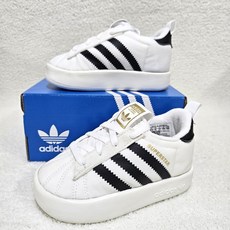 아디다스 아기 겨울 방한 운동화 따뜻한 패딩 기모 유아 등원화 손톱깎이 증정