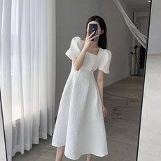 2025夏季方領提花白色長洋裝