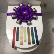 【台灣出貨 戊辰美學】洗手間衛浴裝飾封條 酒店飯店浴室佈置 樣品屋實品屋緞帶馬桶花 空間美感雙色, 緞帶馬桶花(紫), 紫色