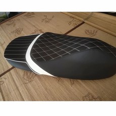 슈퍼커브 시트 2인용 쿠션 리어 2인 의자 안장 블랙 탠덤, 하나의 사이즈로 모든 용도에 적합, 스웨이드 더블 스레드와 흰색 허리 뒤 힘줄플러스 스펀지