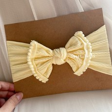 Sweet Twins 柔軟超彈力提花毛球蝴蝶結嬰兒髮帶 新生兒滿月寶寶攝影頭飾 黃米色