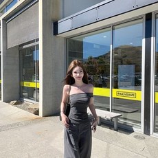 투니스 여성 슬림핏 무드 스트라이프 오프숄더 반소매 티셔츠