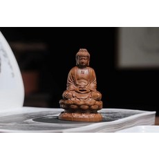 老山檀香 大日如來佛 8*5*4, 如圖所示, 1個