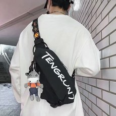 新款斜挎包2025夏季戶外運動風腰包輕便大容量潮牌ins高顏值大學, 黑色【包加掛件送勳章】