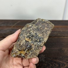 御古齋 藍珀原礦 帶礦皮五彩精靈 琥珀之王 收藏擺件, 1個