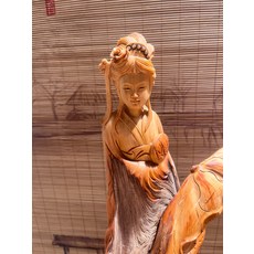 太行崖柏 旋轉扭曲 仕女擺件, 如圖所示, 1個