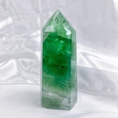 мσσи_нασ ᙏ̤̫͚ (大) 紅26 螢石柱 綠螢石 微透 冰感 白羽感 絲狀紋 大片彩虹光, 1個