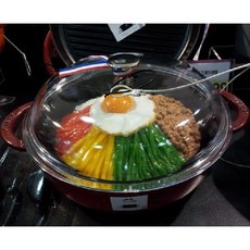 Staub 28cm 多功能鑄鐵鍋 蜂巢鍋底附玻璃蓋 紅色特價組合, 1個