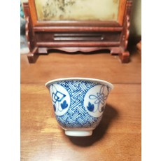 青花 錦地雜寶紋 撇口杯, 如圖所示