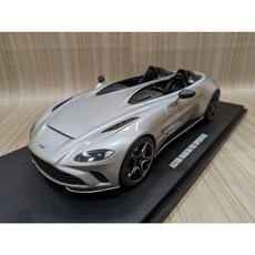 GT SPIRIT Aston Martin V12 Speedster 模型 2021 天空銀, 1個