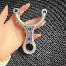 新款單卡扣指彈弓 630不銹鋼材質 成年人速射卡球頂卡弓, 如圖所示, 1個