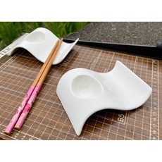 白瓷流線造型蛋形湯匙，精緻餐具，適用於湯品、甜點，提升用餐體驗, 1個