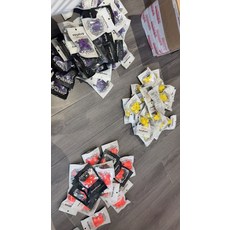 橙色雙柱 一錐一柱 紫色一錐一柱雙柱 黃色雙柱 滑板, 如圖所示, 1個