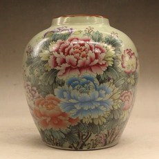 粉彩牡丹圖案紫邊壇, 如圖所示