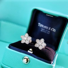 花映耳釘 JE00048 鑽石花朵耳環, 1個