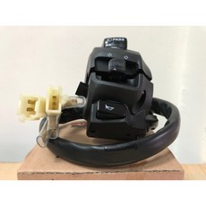 YAMAHA R15 V3 R155 左開關 方向燈開關 大燈開關 BK6-H3972-00, 1個