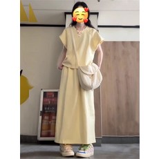 大碼慵懶風運動套裝女春夏胖mm寬鬆顯瘦短袖半身裙兩件套，舒適透氣，展現時尚運動風